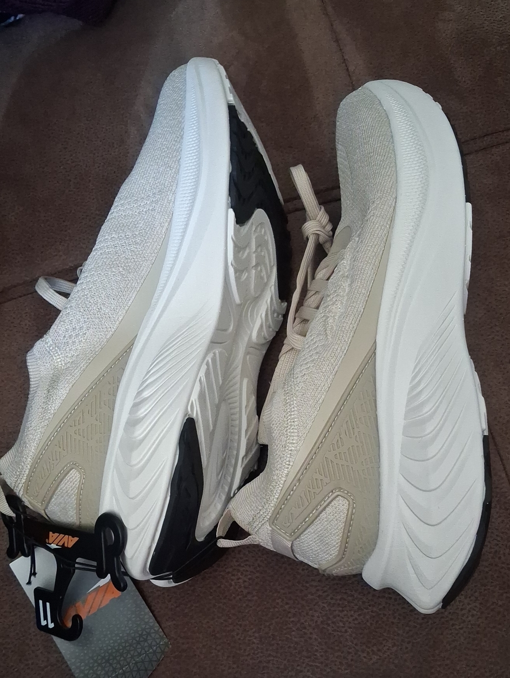 Avia Runner Women's Lightweight Performance Sneakers - Beige/White Size 11 - Picture 6 of 6
